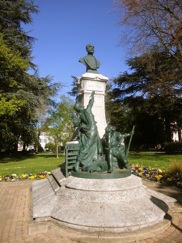 statue Sadi-Carnot 15 avril 2014 (1)