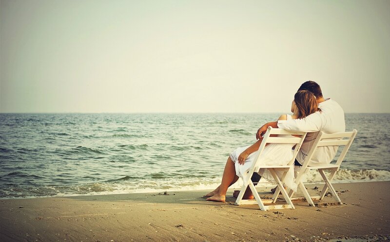 beach-love-couple-hd-wallpapers-widescreen-desktop-beach-love-cool-images