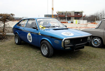 Renault_15__23_me_Salon_Champenois_du_v_hicule_de_collection__01