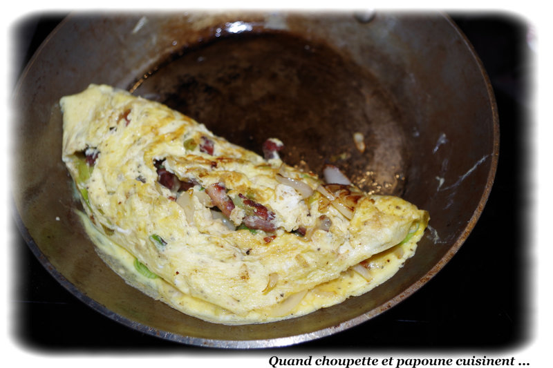 omelette aux oignons nouveaux et lardons-139