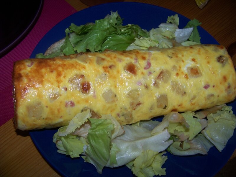 OMELETTE ROULE RESTE SAUCE CARBO PETITES POMME DE TERRE (1)