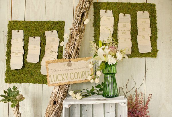 Moss-Escort-Card-Board