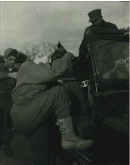 1954-02-16-3_seoul-base_K16-jeep-010-1