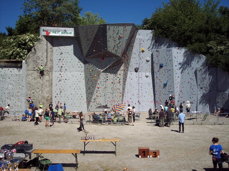 Le mur du fort de St Priest