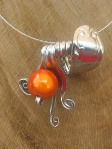 pendentif foruchette perle orange by nathou