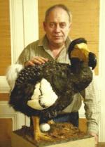 Monsieur Berthodin et son dodo reconstitué - Grigny (Rhône), avril 2009