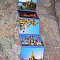 Lot de 9 cartes postales Disneyland Paris.