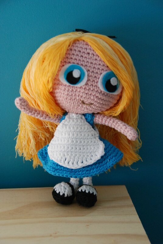 Alice in wonderland amigurumi