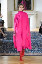 tendance-couleur-ete-2016-rose-magenta-valentino_5721799