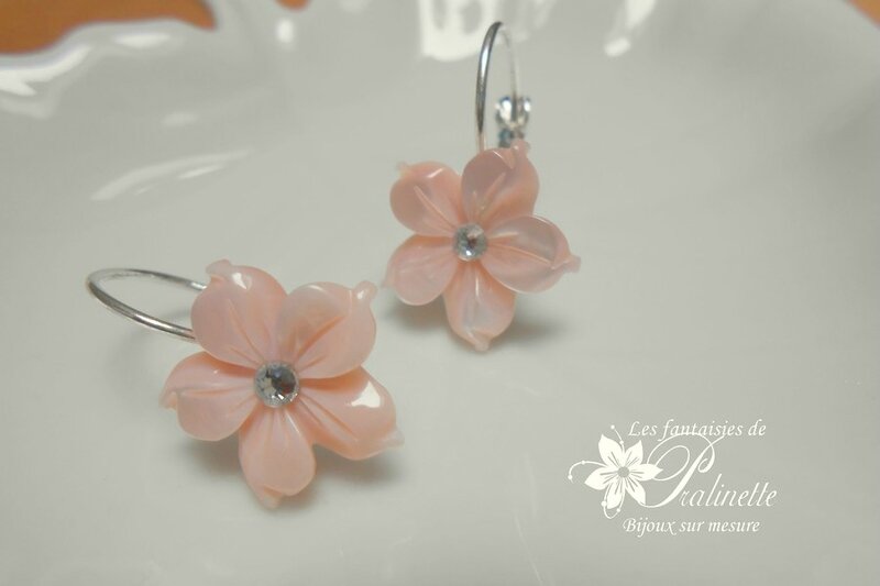 bijoux-mariage-dormeuses-boucles-d-oreilles-mariage-fleurs-de-nacre-rose-2