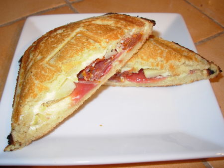 Croque_tomate_jambon_parmesan