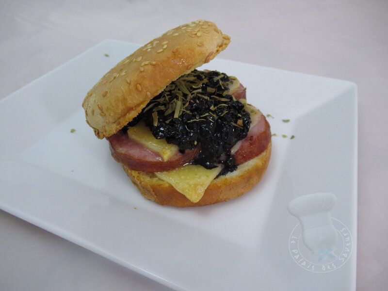 Burger Morteau, myrtilles, estragon, Comté