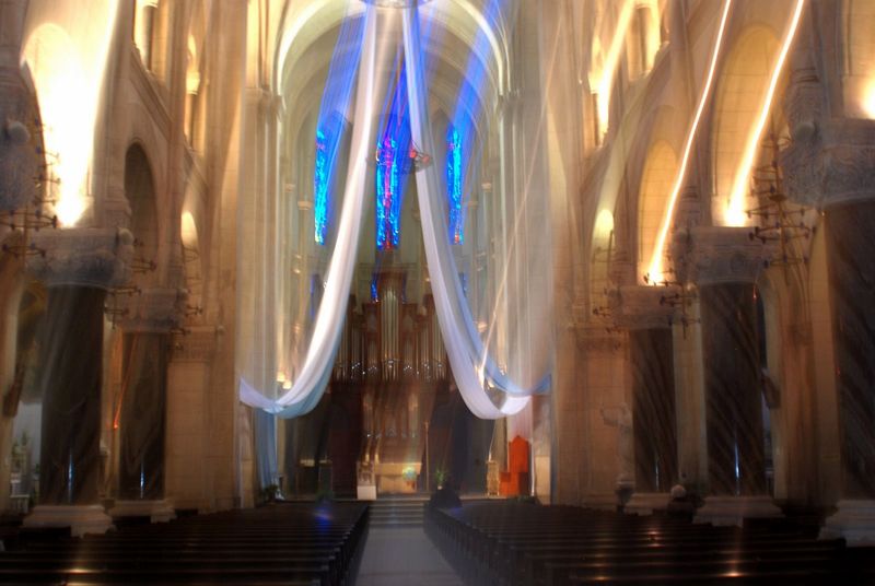 Lourdes, église du Sacré Coeur, intérieur