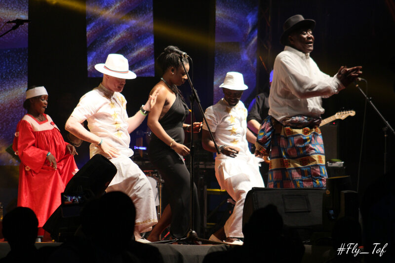 "Dumbea", duo avec Salle John, Charlotte dévoile ses talents de danseuse