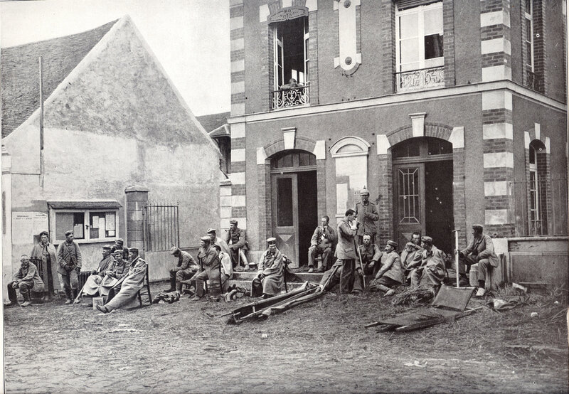 009 après la bataille de la Marne Blessés allemands soignés à la mairie de Varreddes Ill 28-09-14