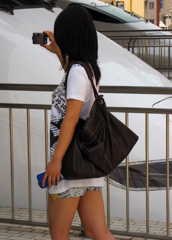 Shinkansen noses & the girl