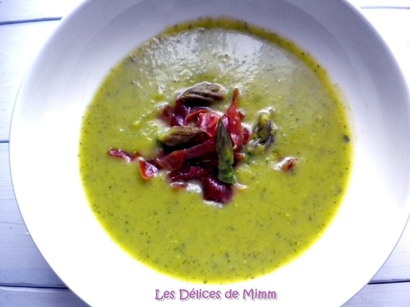 Velouté d’asperges vertes et de courgettes et émincé de jambon de Parme 4