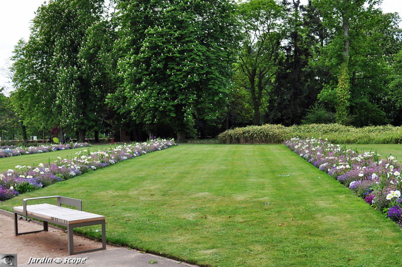 Banc disign au Parc floral de la source à Orléans