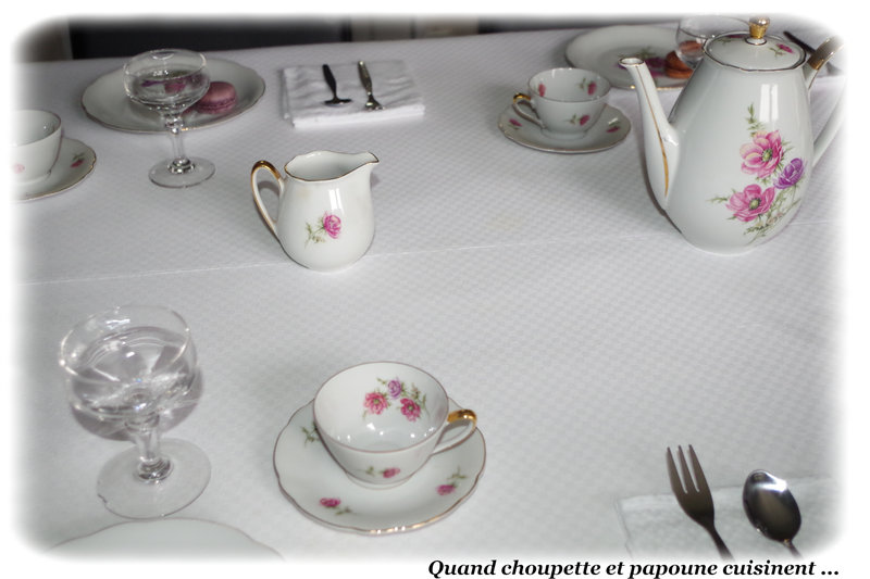 Table Vous prendrez bien un café-1735