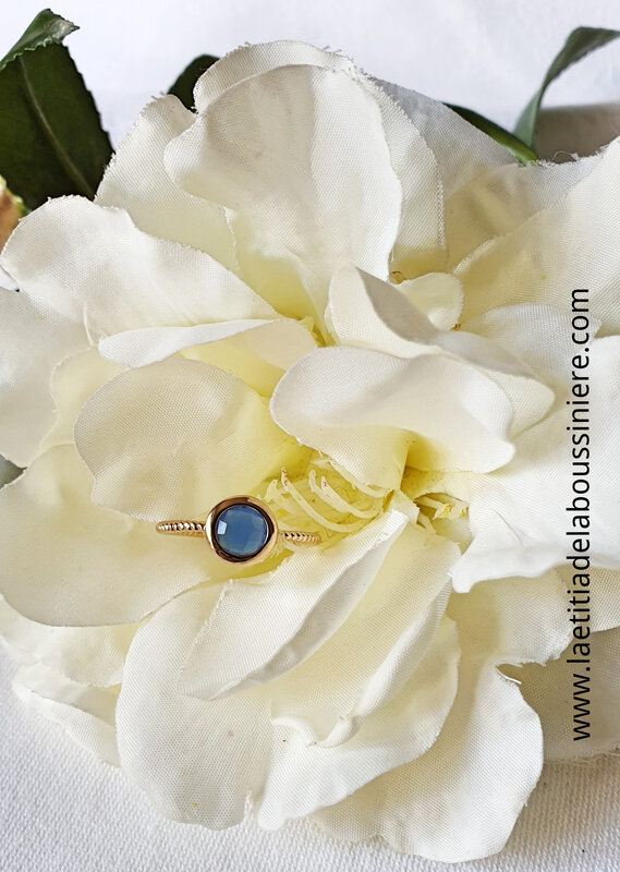 Bague Anneau rond (bleu jean) - 28 €