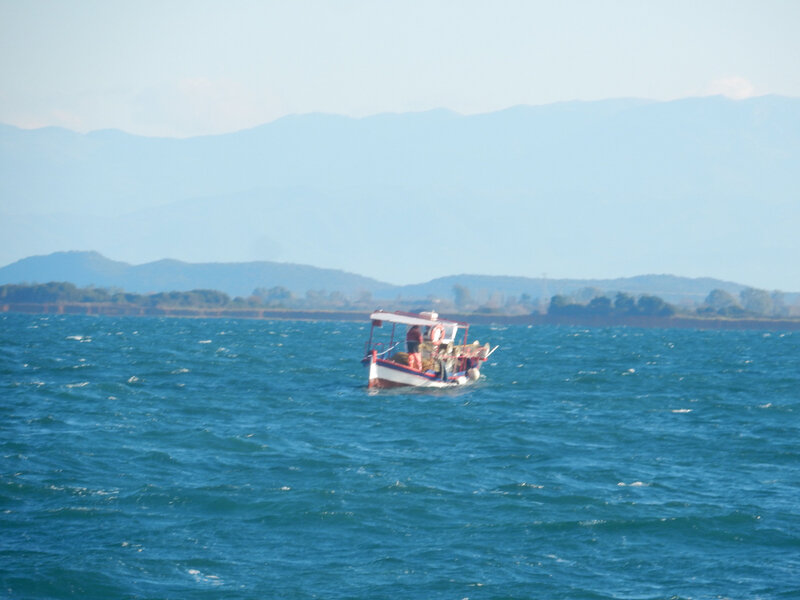 Lefkas, les pêcheurs sont les seuls à sortir, 28 décembre 2019