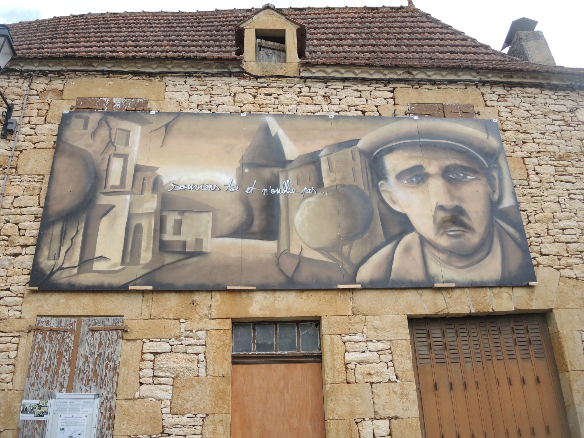 Frayssinet-le-Gélat, mémorial (46)
