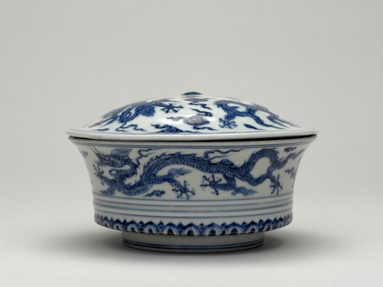 Box-bowl and cover, Ming dynasty, Xuande marks and period, AD1426–35