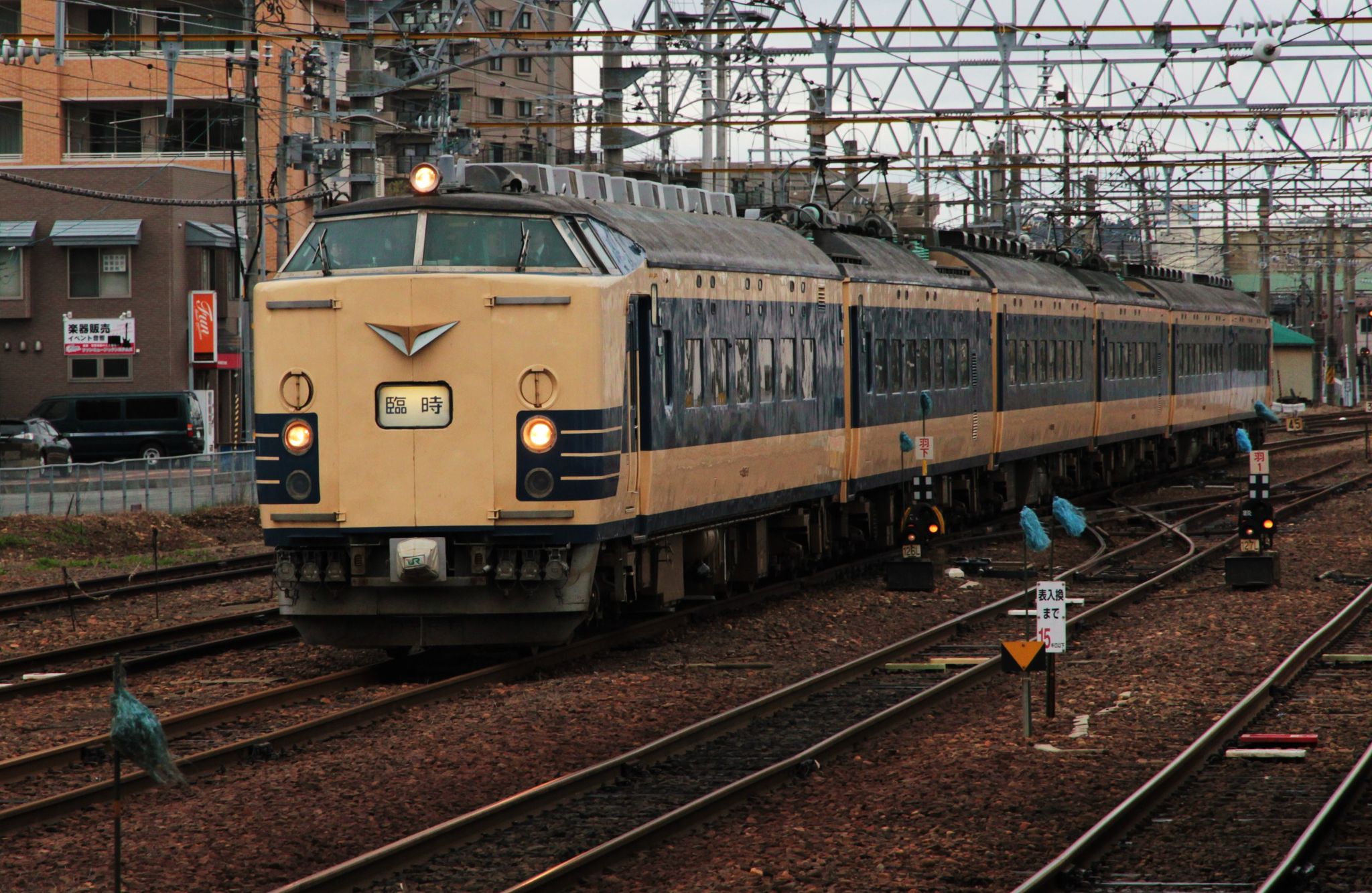 JR 583 'Sakura Matsuri go', Akita eki