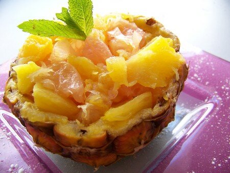 recettes entrees Salade dagrumes dans sa coupe ananas