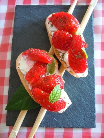 tartine chevre miel fraise 2