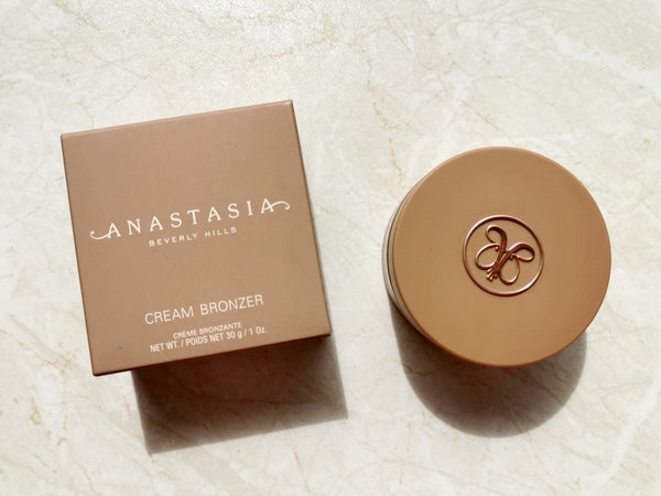 Anastasia beverly hills cream bronzer creme bronzante la princesse affreuse golden tan swatch avis review (1)