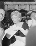 1958_05_21_new_york_signing_autograph_020_1