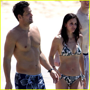 courteney_cox_josh_hopkins_st_barts_couple