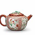 A very rare <b>Kinrande</b> tea pot, Jiajing period (1522-1566)