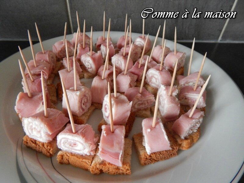 141031 - Roulades jambon sur toasts (3)