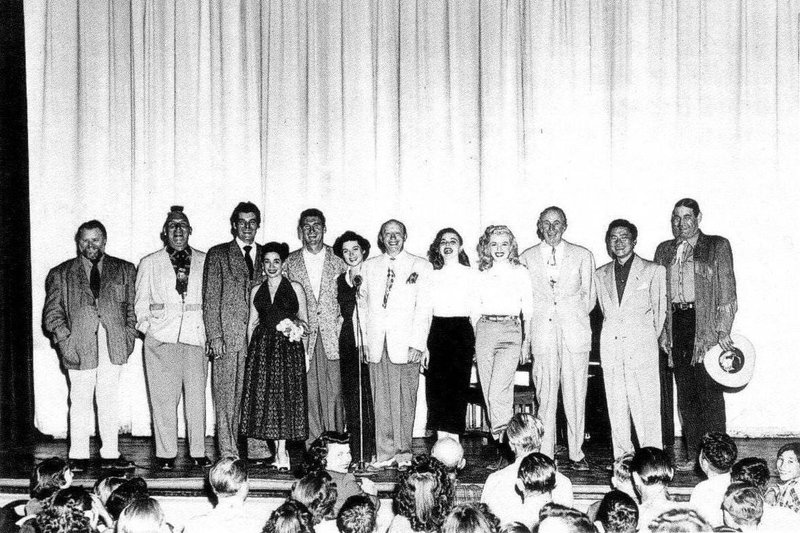 1949-09-Colorado-Durango-kiva_theatre-during_ATTT-010-1