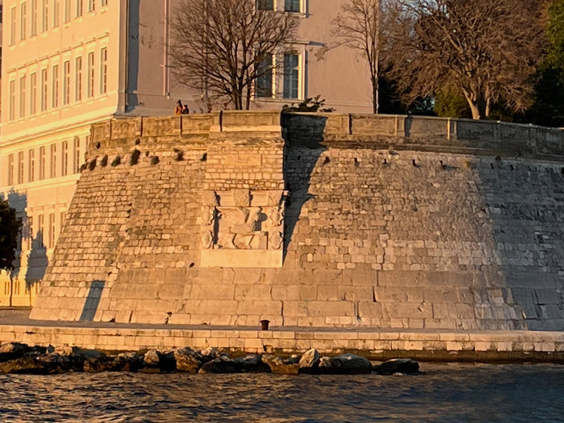 IMG_4442 Zadar, l'entrée du port médiéval de Fosa, dimanche 18 décembre 2022