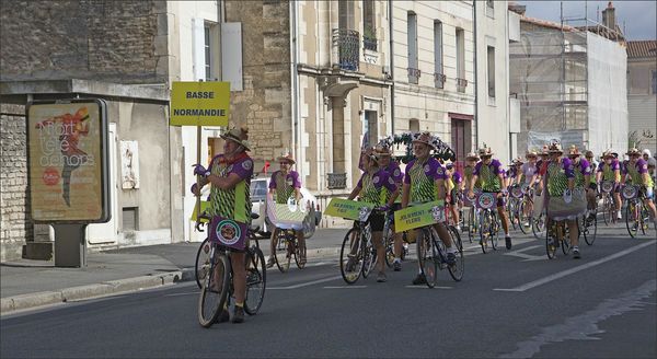 Niort cyclos parade normands panneau Niort 120812