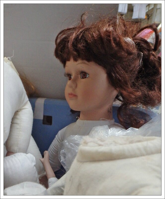 Emmaus poupee yeux marron 210214