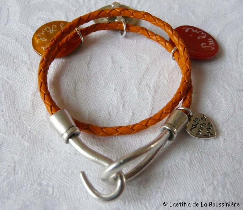 Bracelet Toi & Moi en cuir orange 3 médaille et Croix en métal