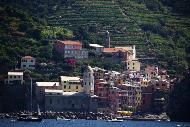 56-follow-me-white-rabbit-cinque-terre-italie-VERNAZZA