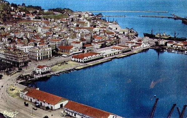 vue-sur-la-vieille-ville-et-le-port-copie-1
