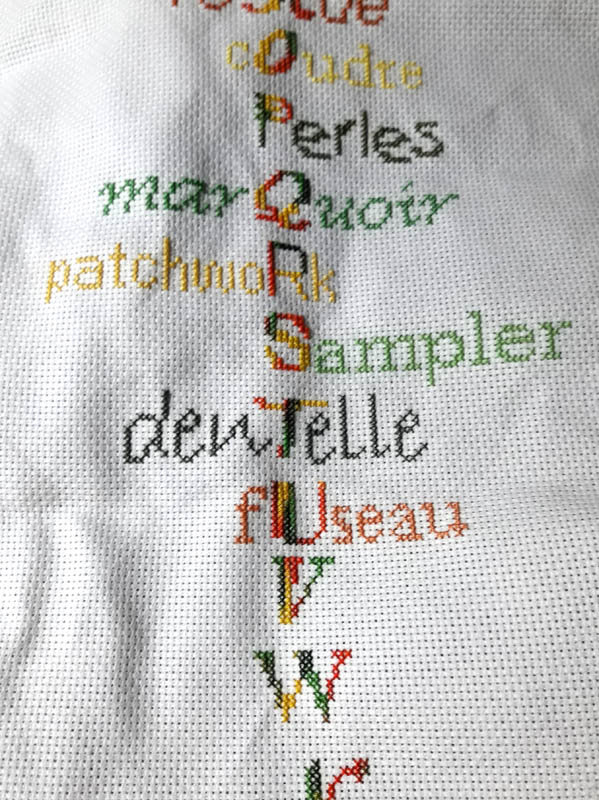 2021-04-SAL Mystère de la brodeuse-Elvyre D.
