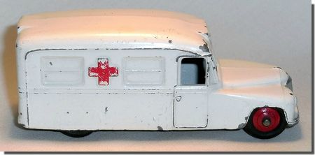 Dinky Toys Ambulance Daimler 253 D