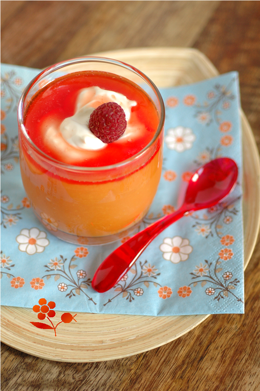 Compote de pêches jaunes, crème fraîche & coulis de fraises Tagada_1