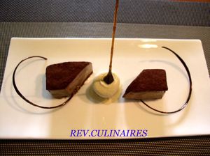 feuillantine noisette croustillante au chocolat, crème au café, glace vanille