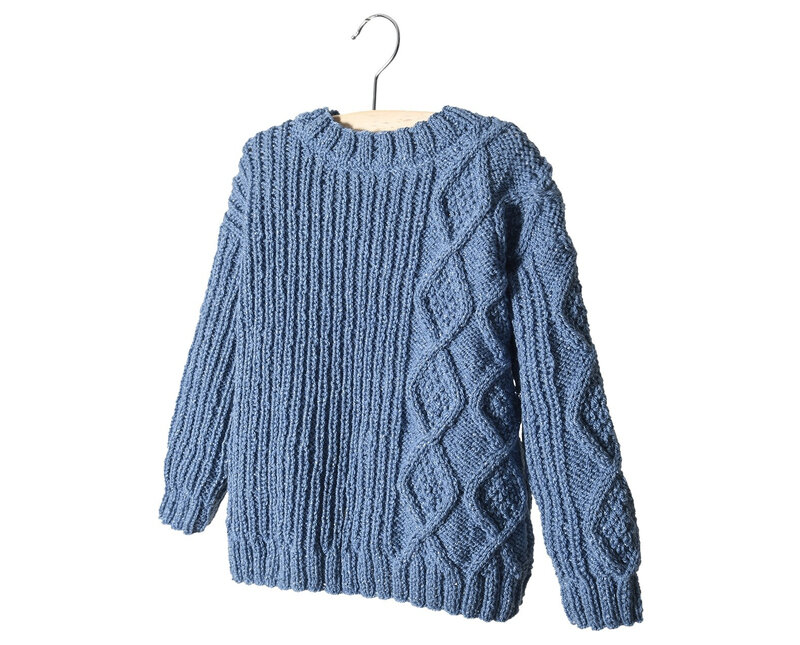 pull enfant bleu
