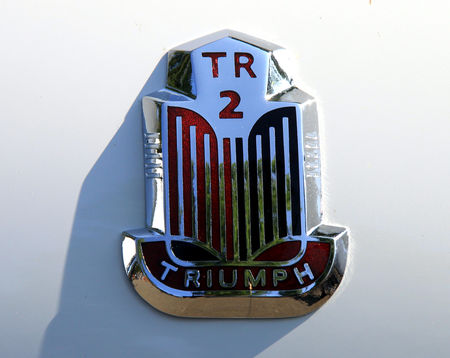 Triumph_TR2_roadster_de_1953_Retrorencard_mai_2011__03