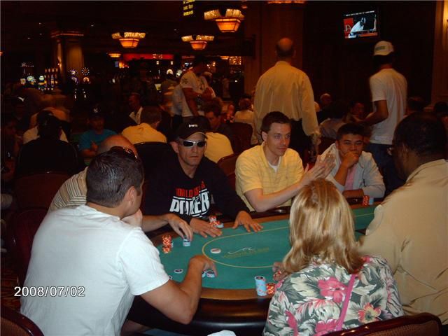 poker_table_vegas