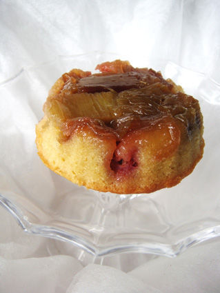 Petits_g_teaux_moelleux_rhubarbe_dessert_Charles_et_Alice_1